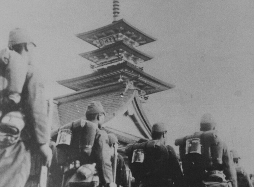 長崎県忠霊塔にて執行された出兵式の様子